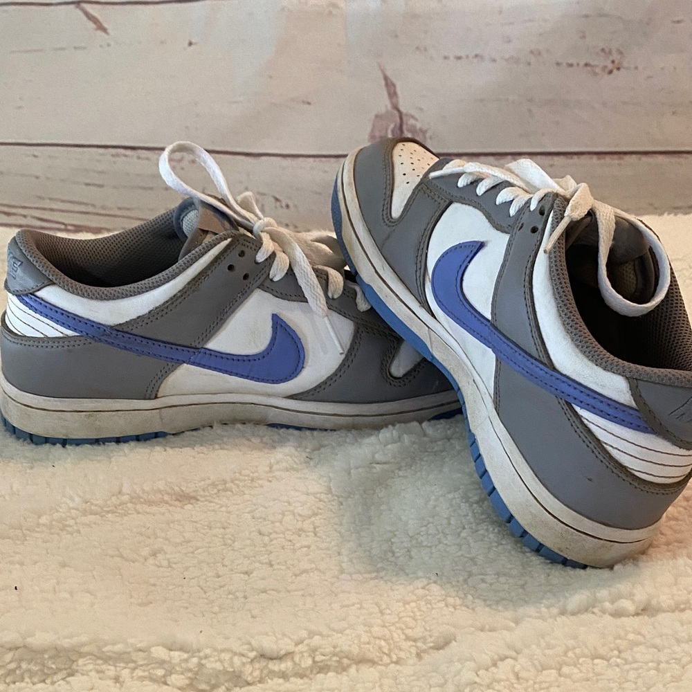 Nike White and Gray Sneakers with Blue Accents